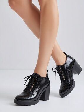 MIA Black Patent Platform Oxford Heels Size 8.5 Chunky Lug Sole Lace Up